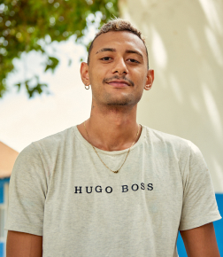 Cantante de trap brasileño honra a su padre con una canción en el Día Mundial de Chagas